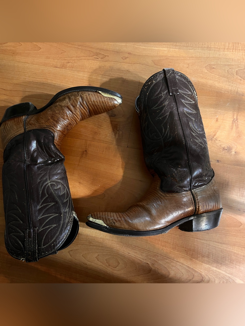 Vintage acme Teju lizard cowboy boots gold tip